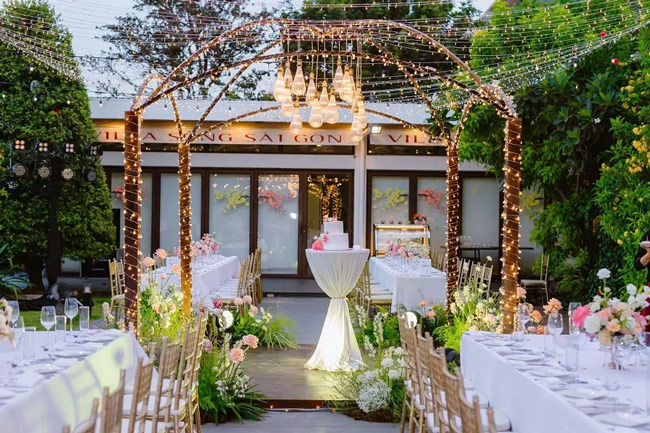 Chi Phí Mua Sắm Bàn Ghế Và Nội Thất