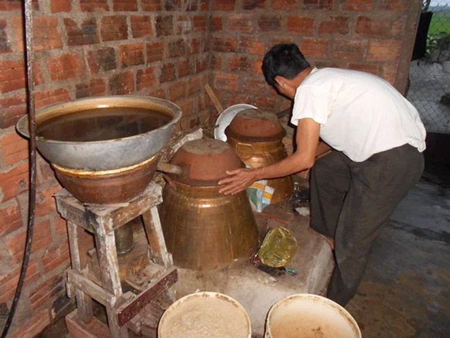 Cơ sở nấu rượu truyền thống muốn mở rộng quy mô