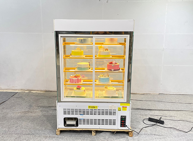 Cửa lùa phía sau tiện lợi cho nhân viên