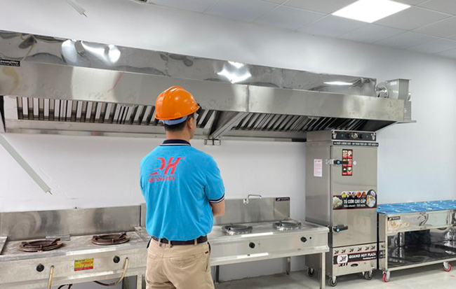 Đầu Tư Thiết Bị Nhà Hàng Phù Hợp Công Suất