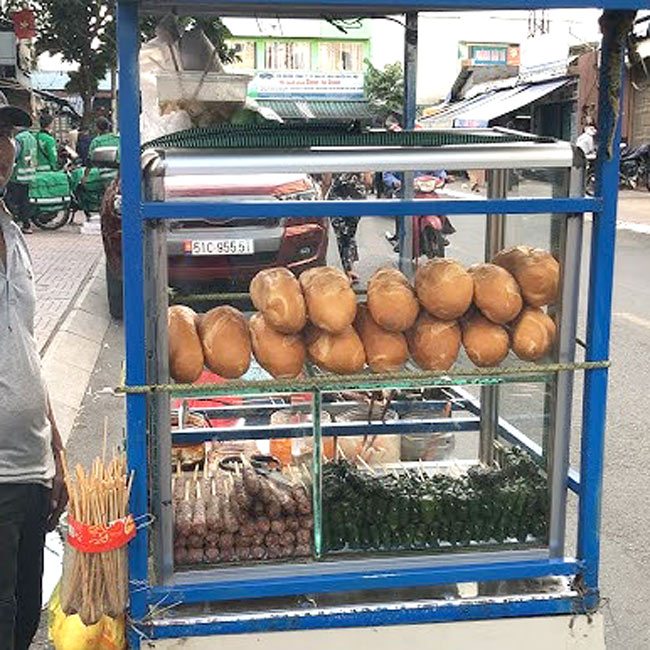 Không Gian Trưng Bày Chật Hẹp, Khó Thao Tác