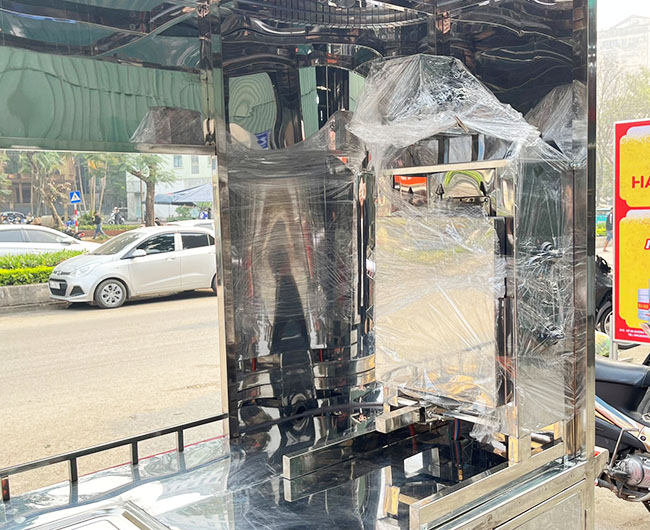 Khu vực nướng thịt Kebab nằm ở vị trí cuốn hút