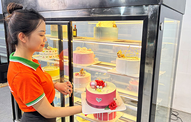 Khung hợp kim tủ bánh kem 1m5 5 tầng kính vuông