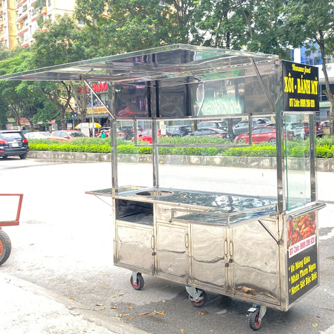 Kính bao quanh giúp trưng bày thực phẩm sạch sẽ