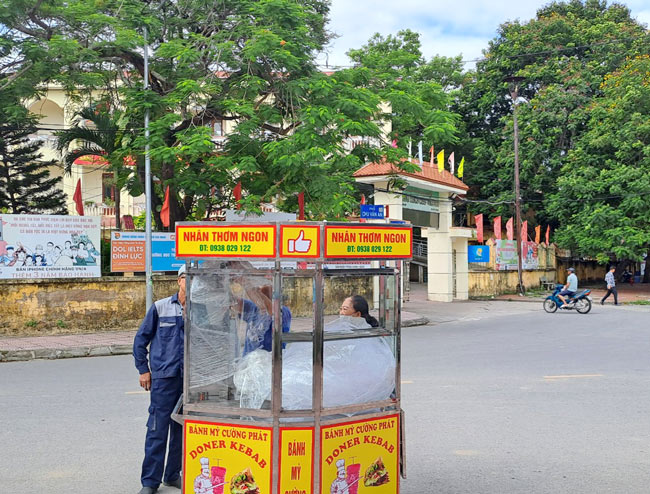 Kinh doanh tại trường học và khu công nghiệp