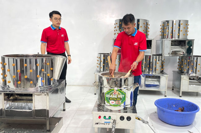 Nhúng nước sôi gà vịt