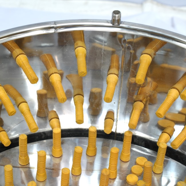 N&uacute;m cao su m&aacute;y g&agrave;