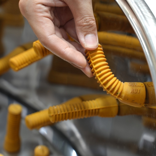 N&uacute;m cao su dẻo dai 