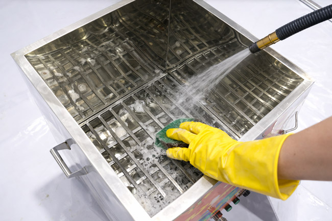 Vệ sinh nồi bánh chưng điện 200L