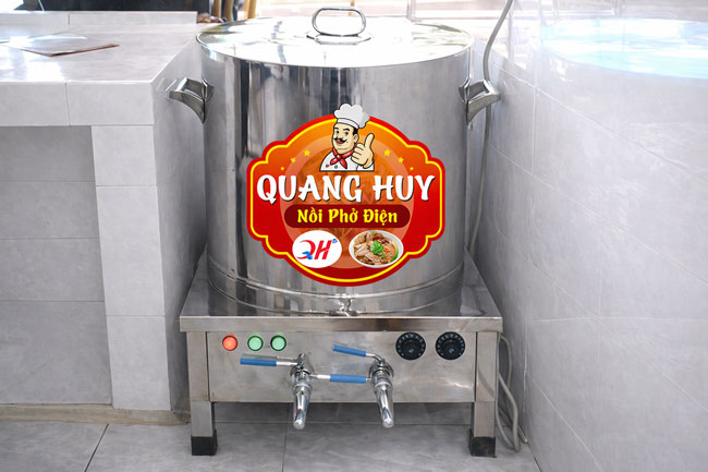 Vệ sinh nồi phở sạch sẽ