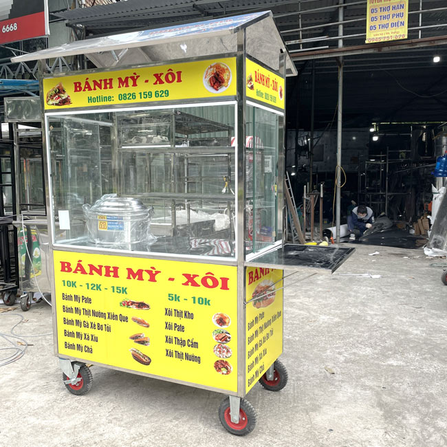 Sử Dụng Decal Thương Hiệu và Bảng Giá Rõ Ràng