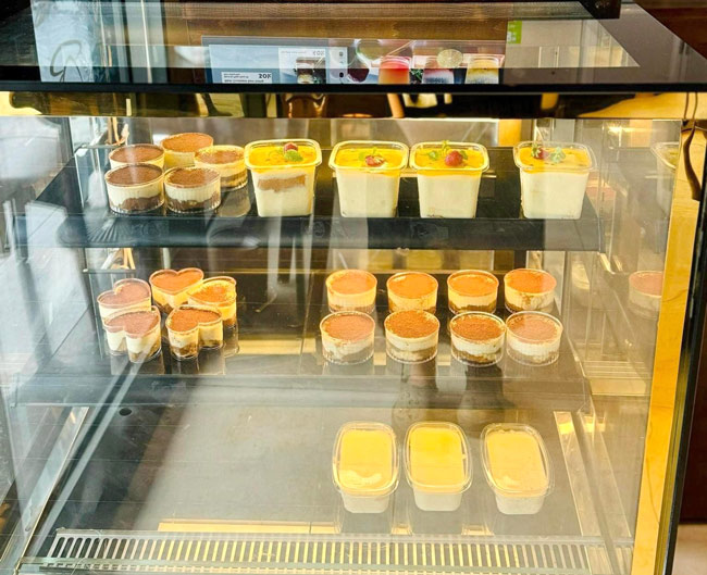 Tiệm bánh mới khai trương