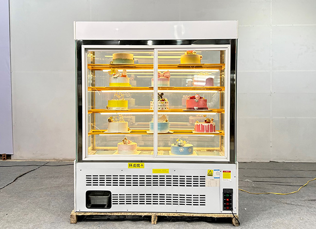 Tủ bánh kem 1m8 5 tầng cửa lùa sau tiện lợi