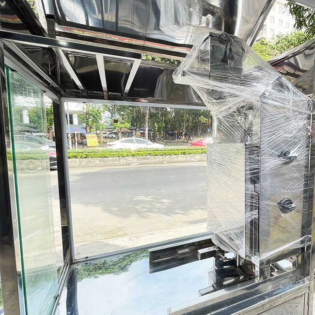 Vệ sinh kính và inox mỗi ngày