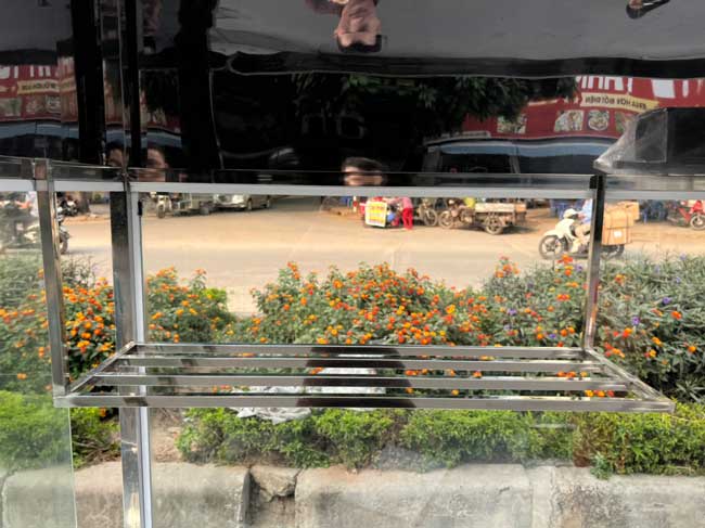 Hệ kính trưng bày giúp thực phẩm luôn nổi bật