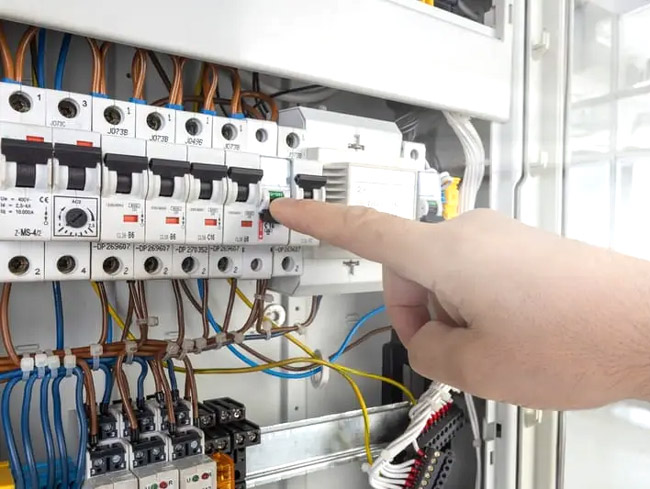 Chọn nguồn điện &aacute;p tương th&iacute;ch