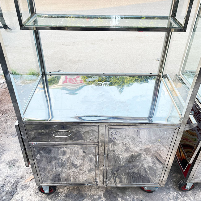 Mặt bàn dày dặn dễ thao tác