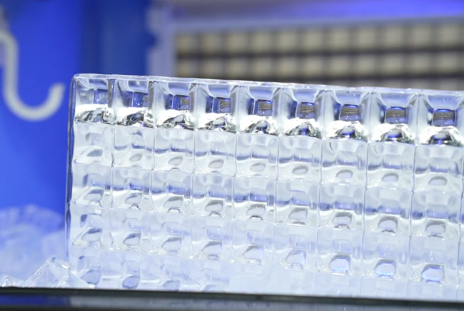 Tốc độ làm đá của máy 60kg nhanh