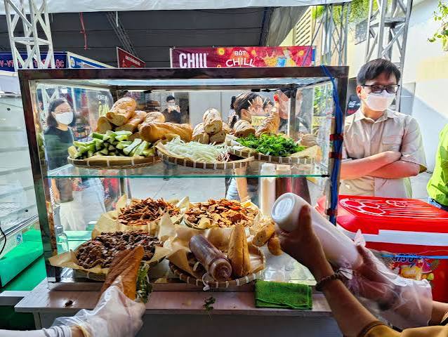 hững Vấn Đề Thường Gặp Khi Bán Bánh Mì Bằng Bàn Hoặc Xe Tự Chế