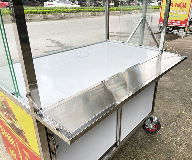 Xe bánh mì pate 1m mái bằng dễ dàng vệ sinh