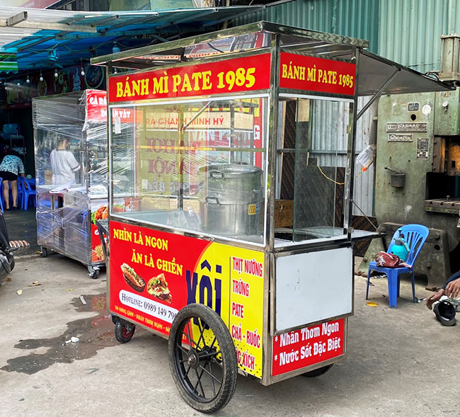 Xe bánh mì pate thiết kế mái bằng hiện đại
