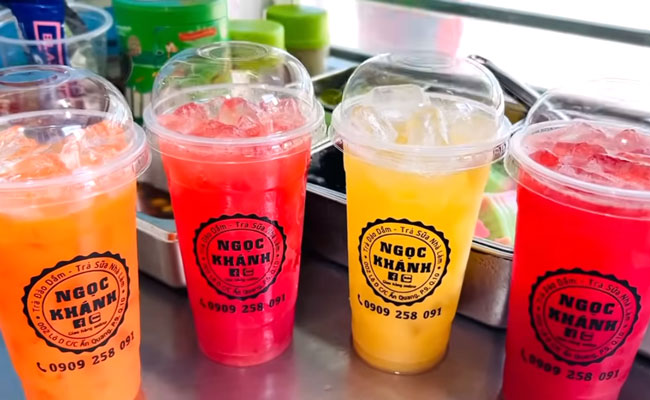 Chế biến và bày bán nước ép tiện lợi