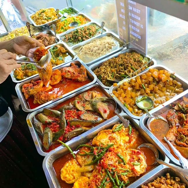 Lựa Chọn Mô Hình Kinh Doanh Cơm Văn Phòng Phù Hợp