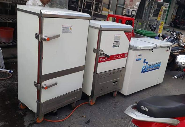 Tủ cơm trưng bày bán như hàng cũ