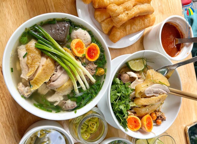 Chuẩn bị công thức nấu phở gà