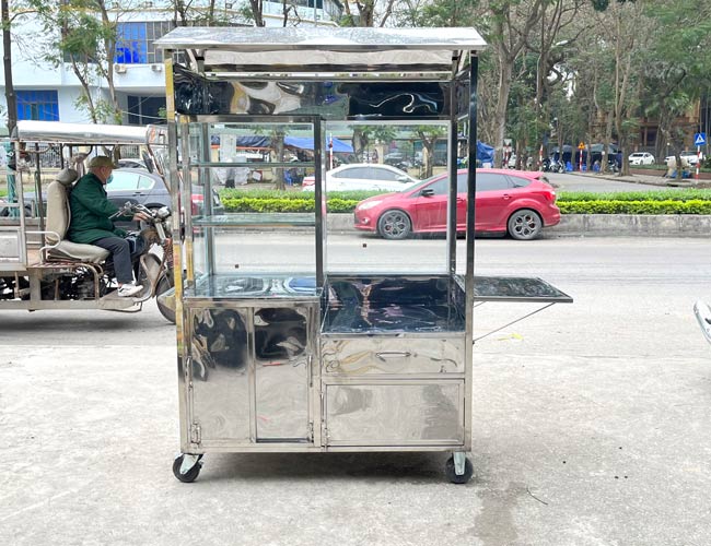 Kết hợp đèn LED và bảng hiệu để tăng nhận diện