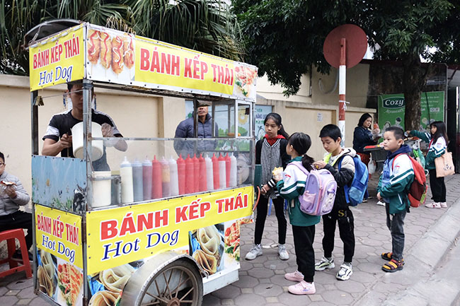 Kinh doanh-trước trường học