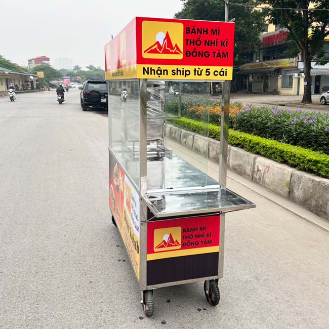 Xe bánh mì Thổ Nhĩ Kỳ kinh doanh trên nhiều mặt bằng
