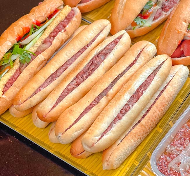 Bán bánh mì que
