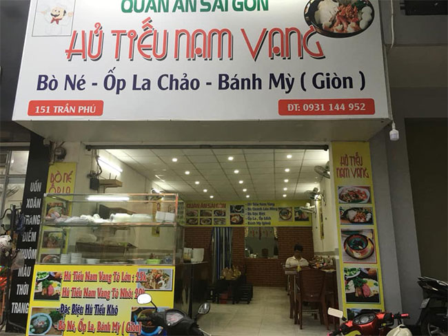 Bảng hiệu quán ăn