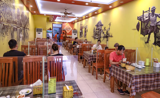 Đầu tư trang trí quán phở quá mức