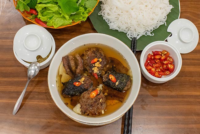 Bán bún chả đa kênh