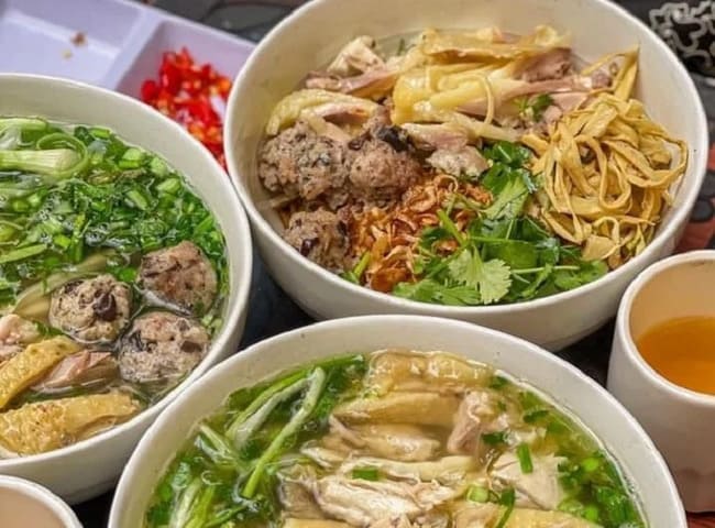 Phở gà mọc 89 Hàng Bồ