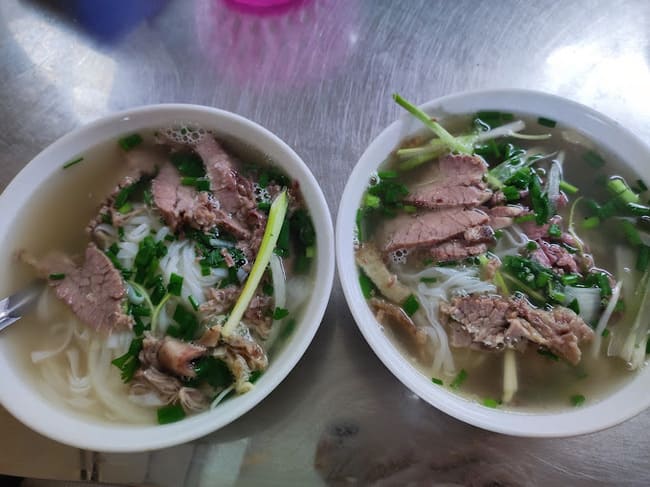 Phở gầu bò Oanh