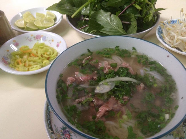 Phở bò tái