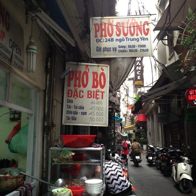 Quá nhiều thông tin trên biển hiệu