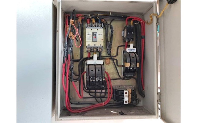 Siết Chặt Toàn Bộ Đầu Nối