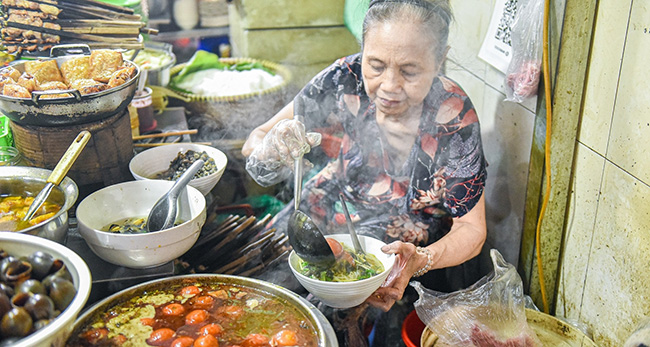 Thiết kế không gian quán
