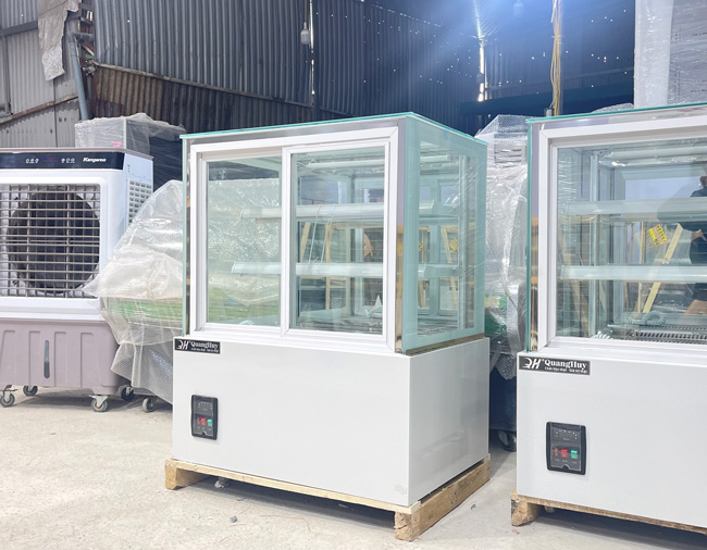 Tủ đựng bánh kem 0.9m 3 tầng kính vuông