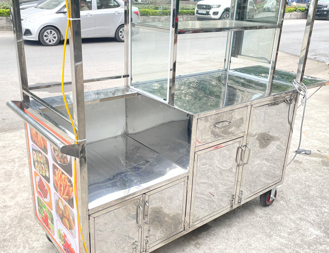 Mặt Bàn Rộng Giúp Thao Tác Liên Tục Giờ Cao Điểm