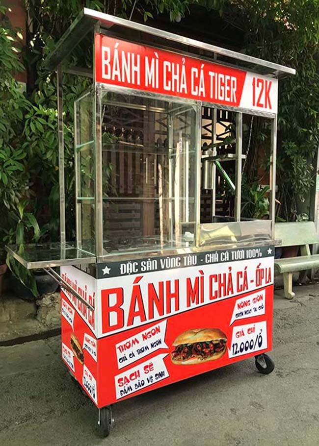 Mẫu mã và trang thiết bị phụ thuộc vào xe có sẵn