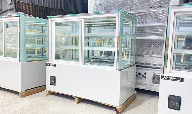 Những lưu ý khi dùng tủ trưng bày bánh kem 1m2 3 tầng  