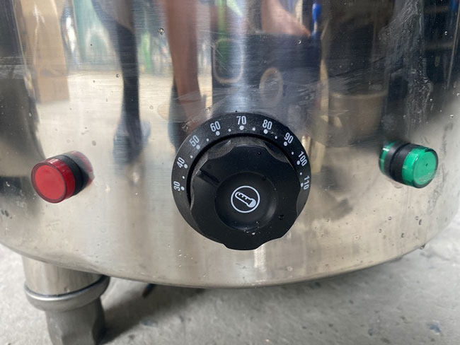 Núm vặn bị hư hỏng