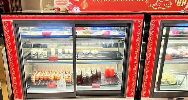 Trưng bày trái cây, đồ ăn lạnh và món tráng miệng