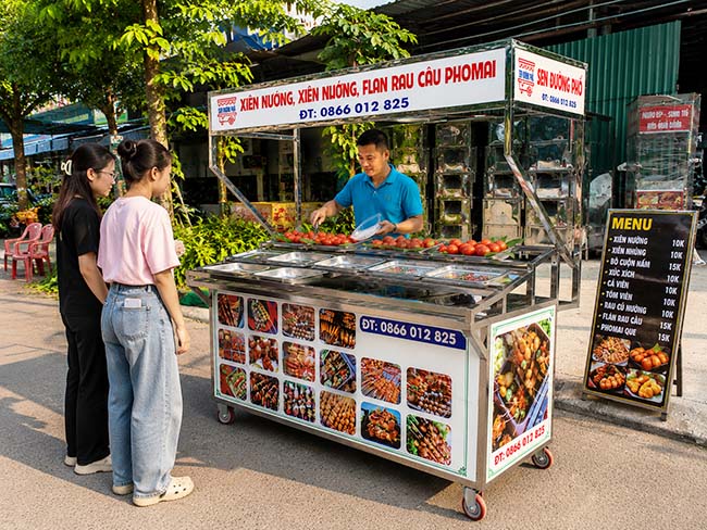 Xe bán thịt xiên nướng 1m5 mái bằng phù hợp với nhiều mô hình