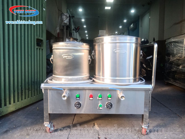 Xe đẩy nồi phở Viễn Đông